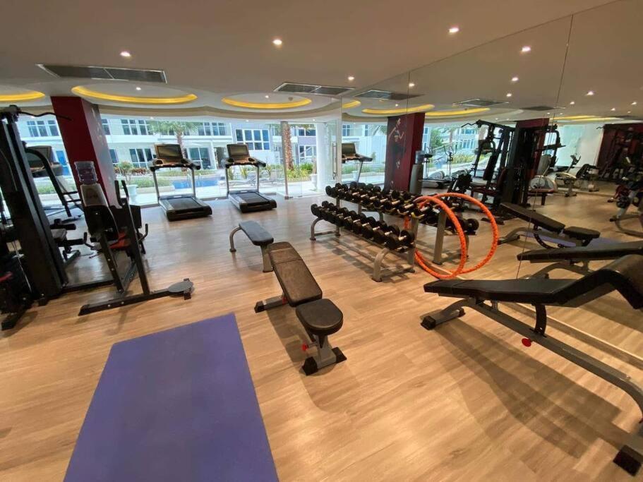 Ferienwohnung Large Luxury, Pool View, Grand Avenue, Pattaya - 202 Exterior foto