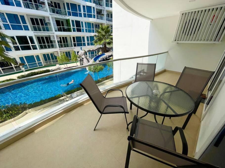 Ferienwohnung Large Luxury, Pool View, Grand Avenue, Pattaya - 202 Exterior foto
